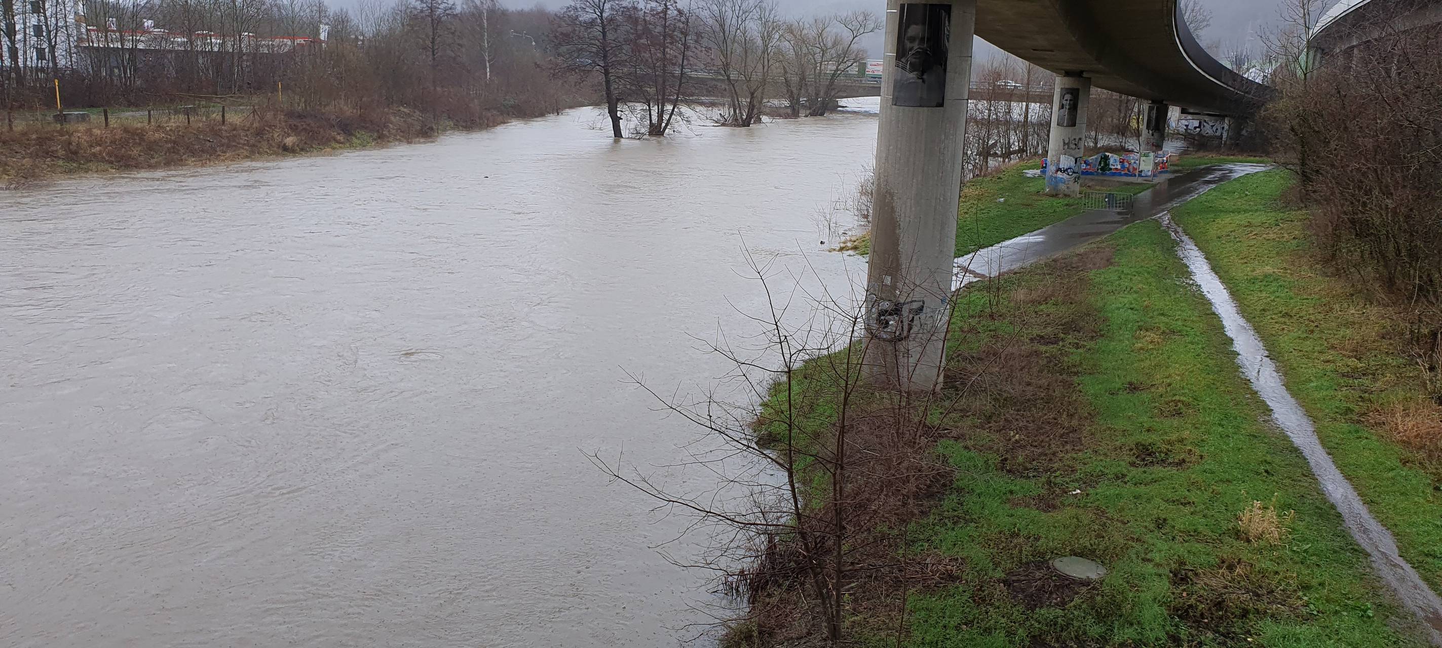 Hohe Fluss- und Bachpegel in Teilen des Sauerlands