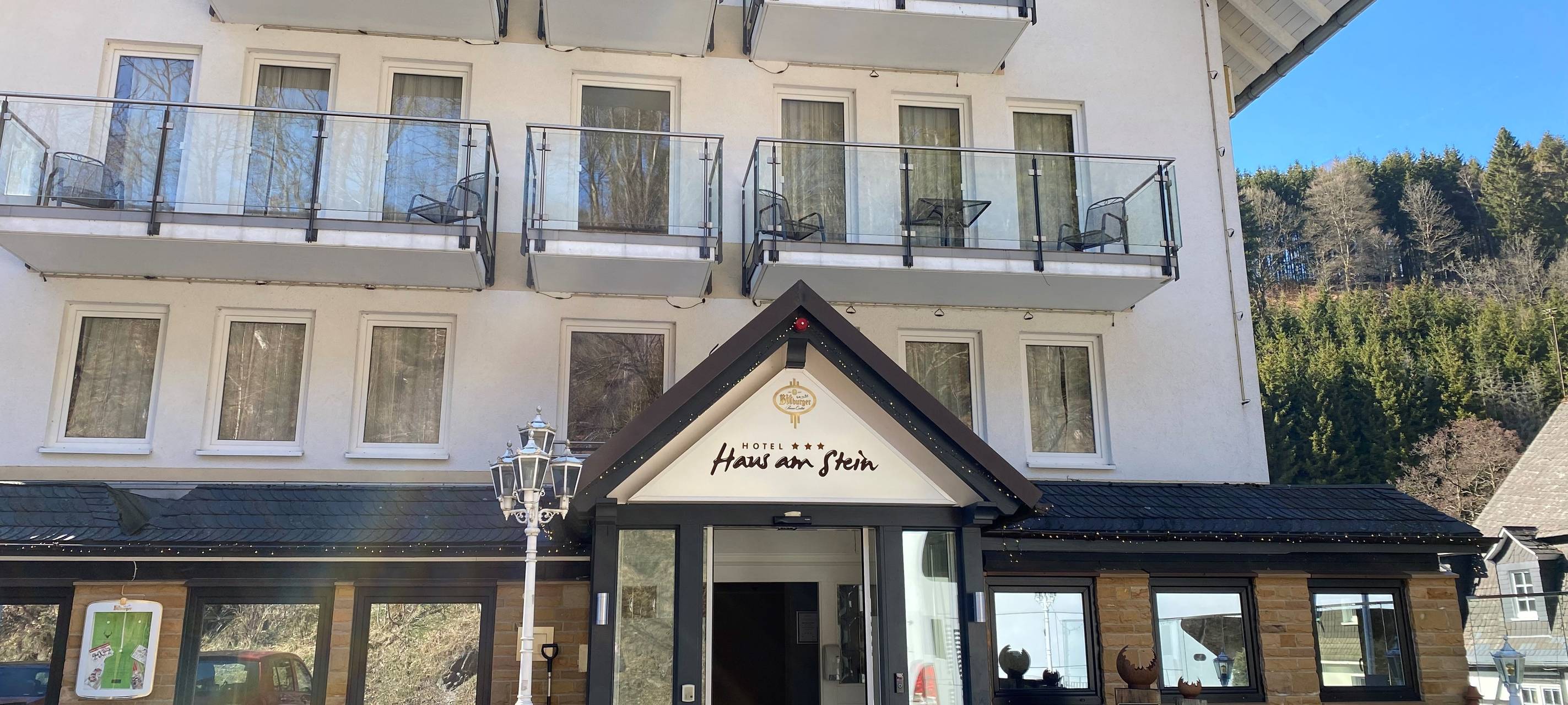 Zum Nachhören: Geflüchtete aus der Ukraine kommen im Hotel "Haus am Stein" in Winterberg-Züschen unter