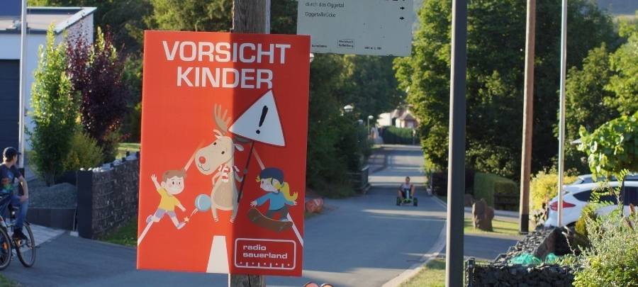 Vorsicht Kinder! Für mehr Sicherheit auf Sauerländer Straßen mit Emil
