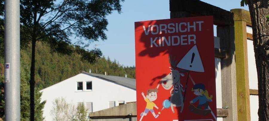 Vorsicht Kinder! Für mehr Sicherheit auf Sauerländer Straßen mit Emil