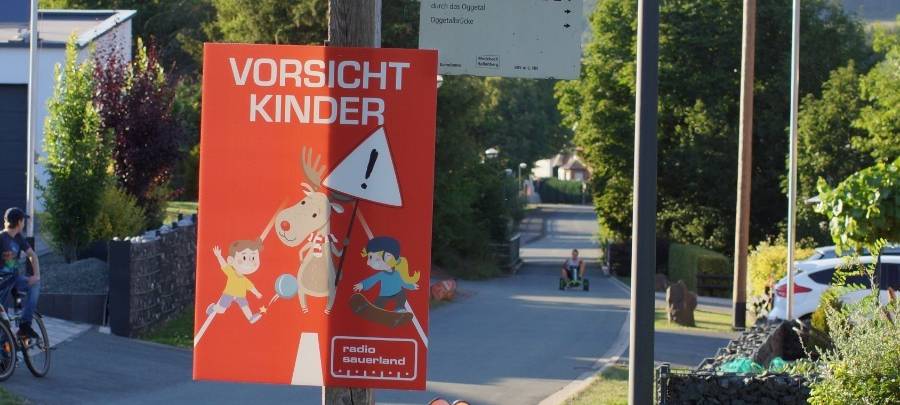 Vorsicht Kinder! Für mehr Sicherheit auf Sauerländer Straßen mit Emil