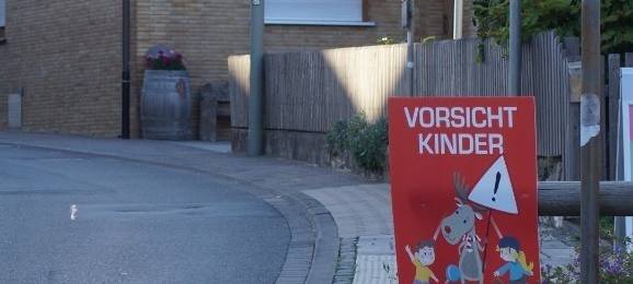 Vorsicht Kinder! Für mehr Sicherheit auf Sauerländer Straßen mit Emil