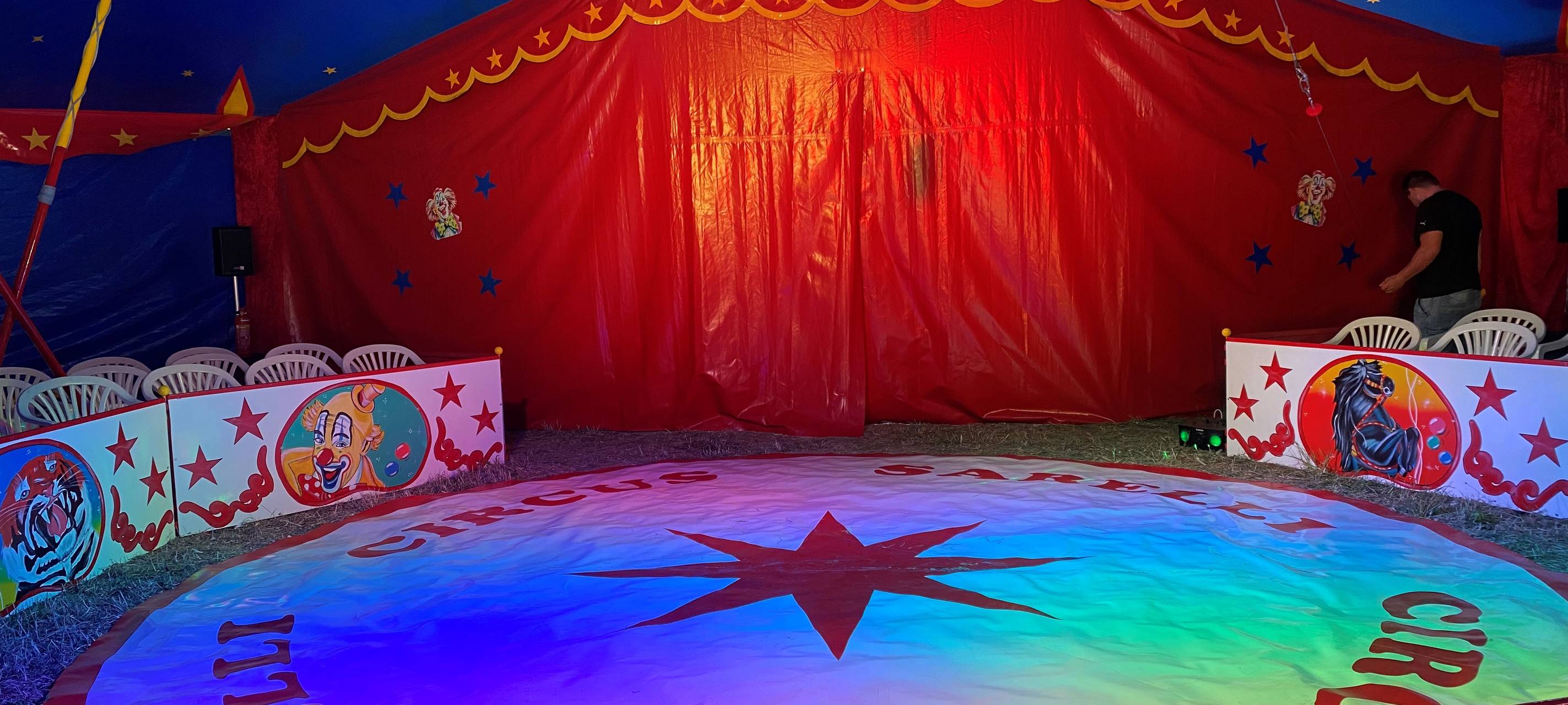Zum Nachhören: Das Leben im Circus Sarelli