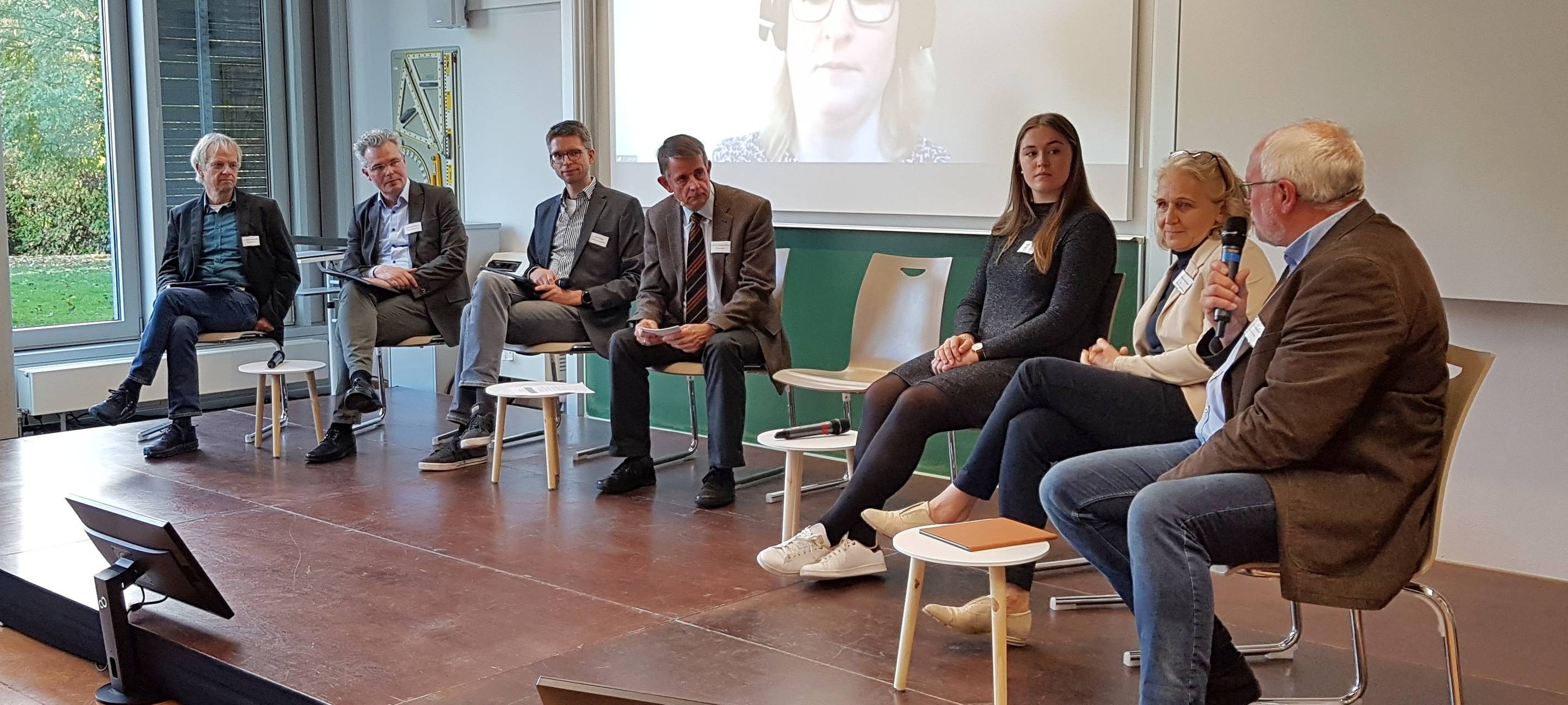 Meschede: Diskussion über MINT-Berufe an der FH