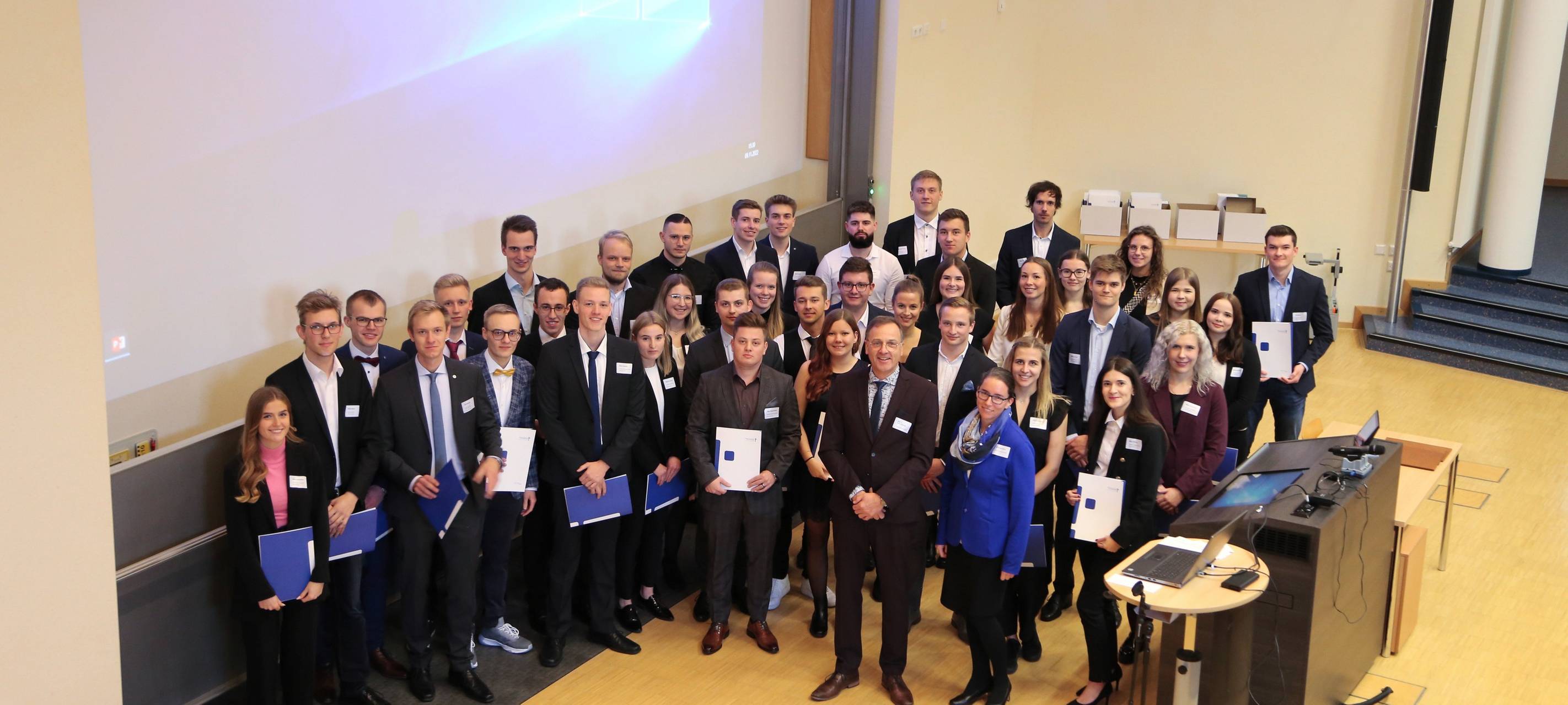 Meschede: Studenten bekommen Deutschlandstipendium