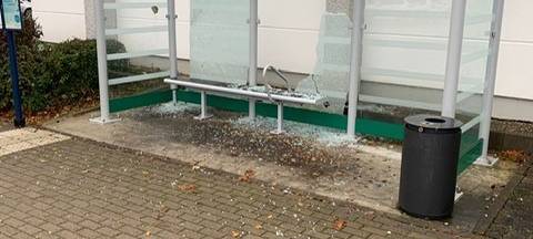 Vandalismus an Bushäuschen in Olsberg