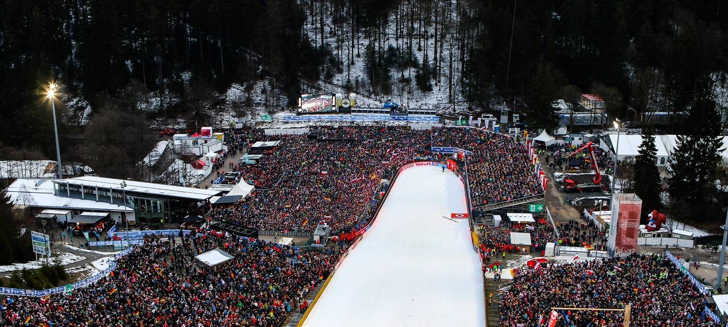 Friedlicher erster Skisprung-Tag in Willingen
