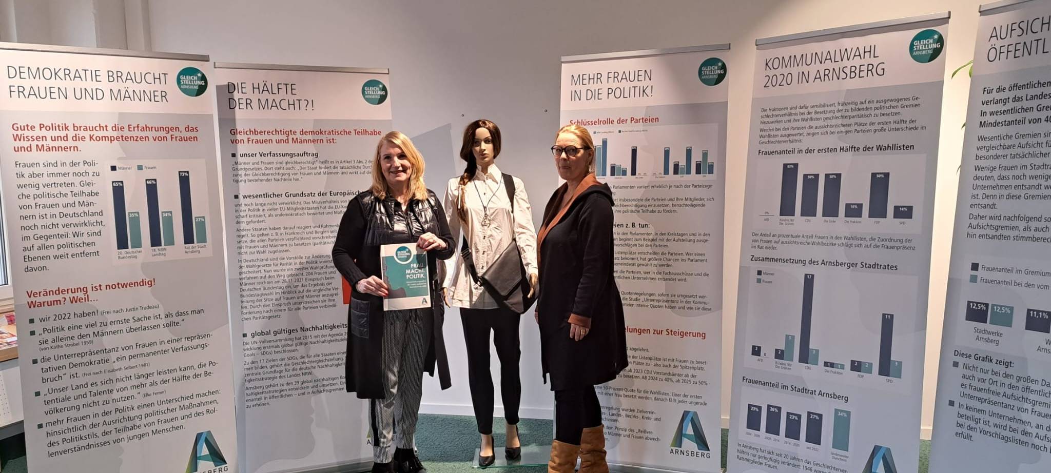 Arnsberg: Ausstellung "Frau.Macht.Politik."