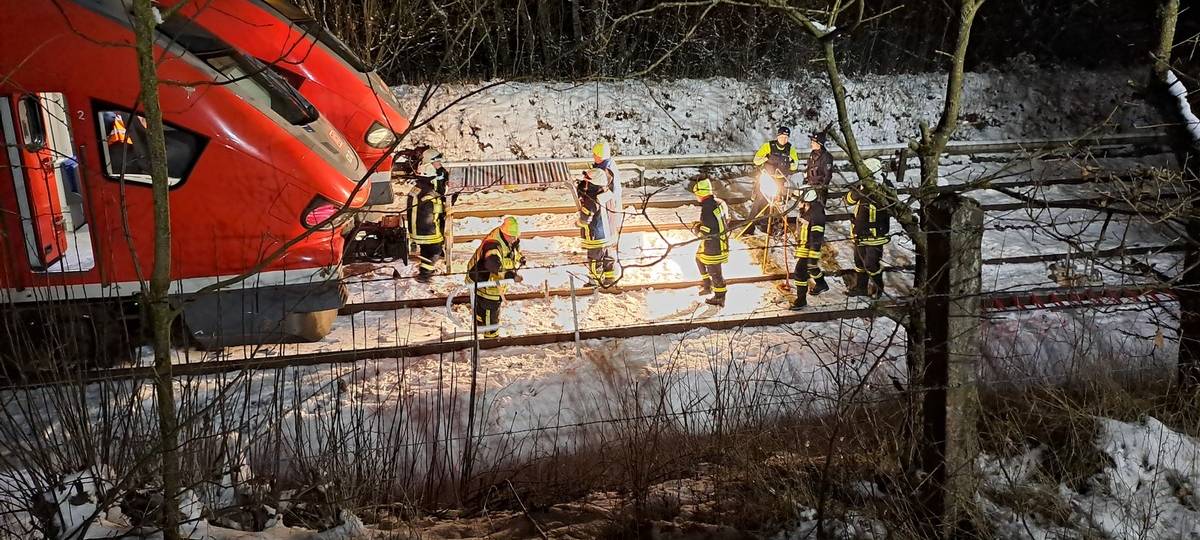 Olsberg: Feuerwehr muss Zug evakuieren
