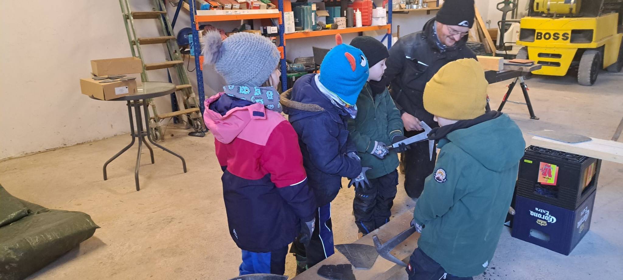 Zum Nachhören: Marsberger Kinder besuchen Dachdecker