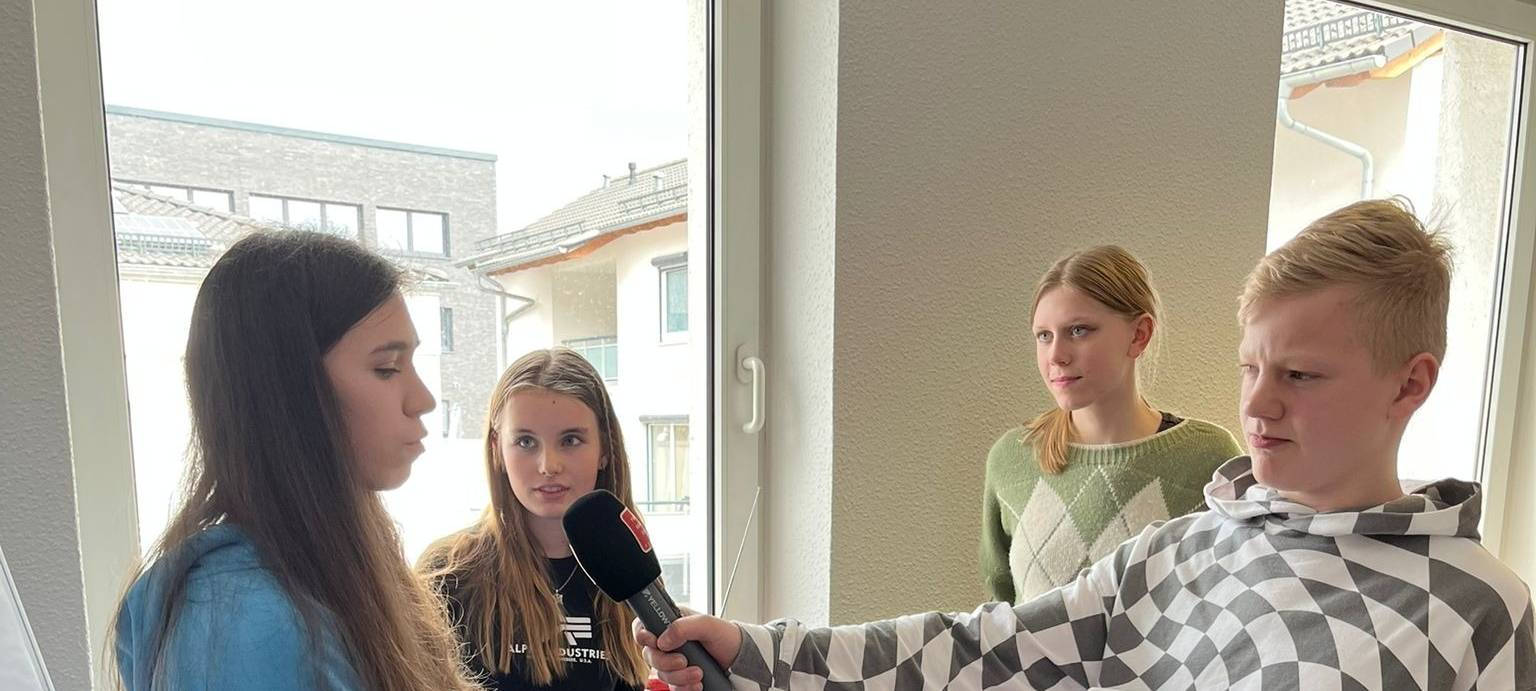 Schüler aus dem Sauerland schnuppern Radio-Luft