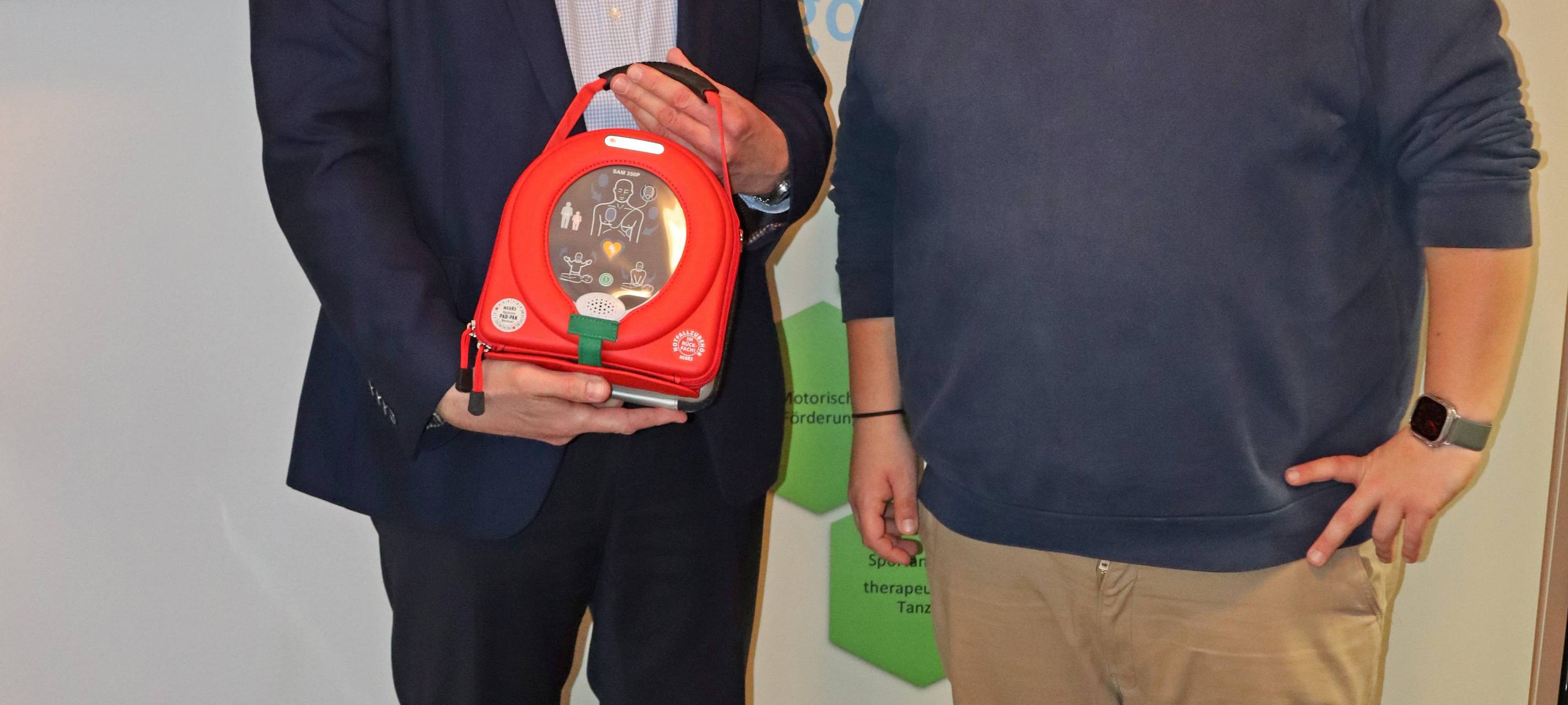 Defibrillator für das Martinswerk e.V. Dorlar