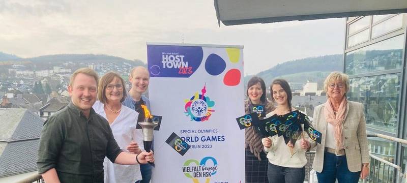 Olympisches Feuer wird durchs Sauerland getragen