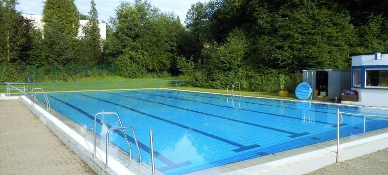 Sauerland: Freibadsaison geht weiter