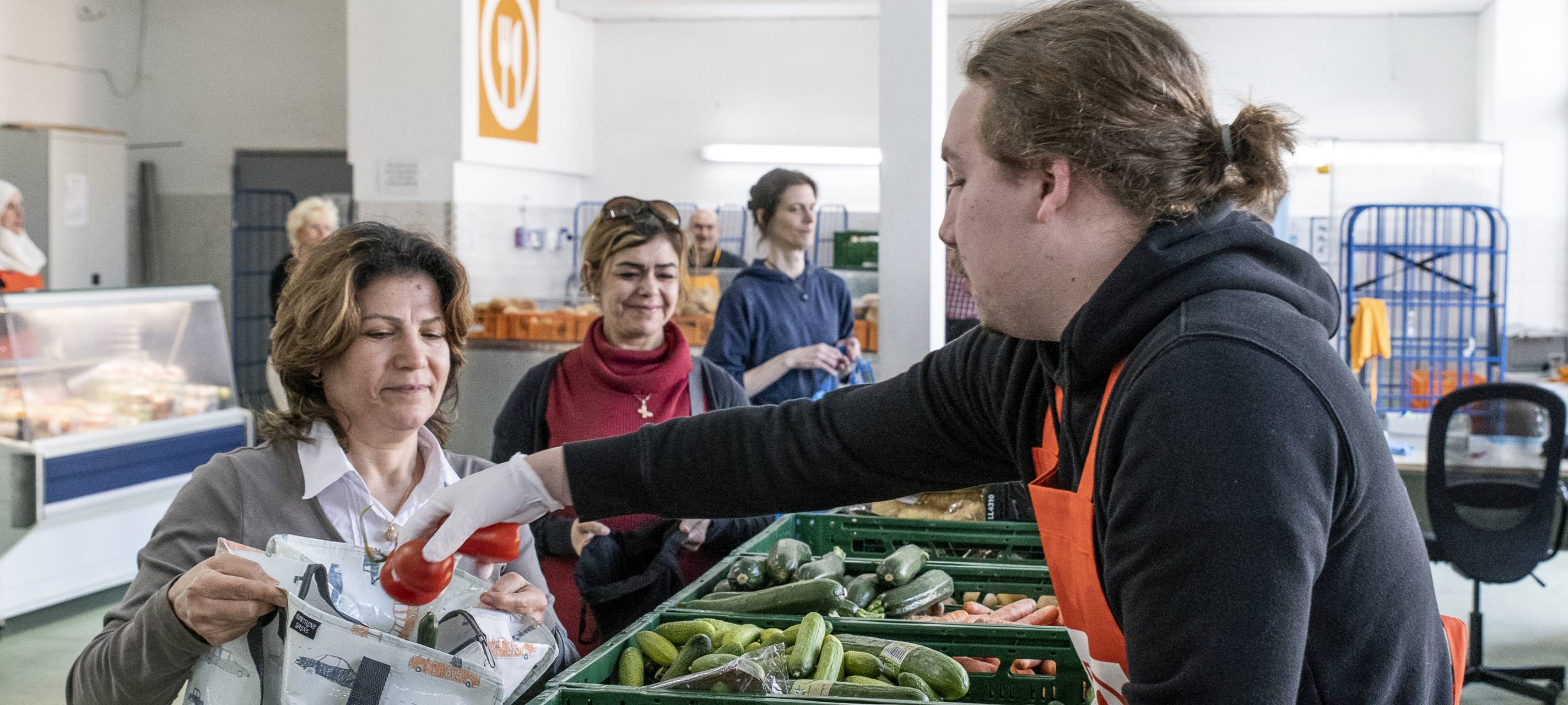 Tafel in Meschede sucht ehrenamtliche Helfer