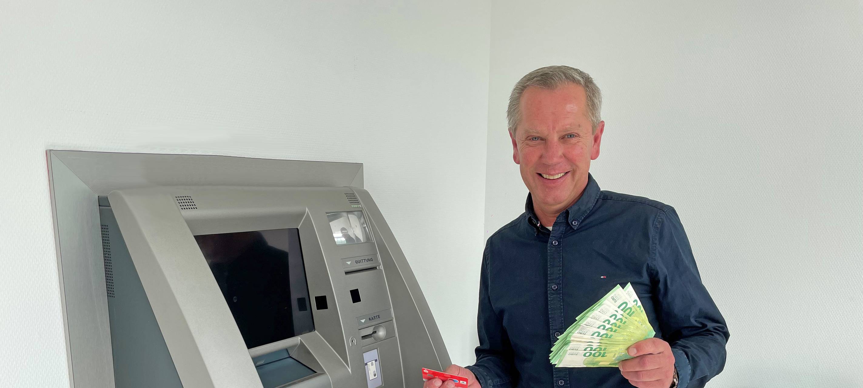 Nach Sprengung: Geldautomat in Meschede wieder geöffnet