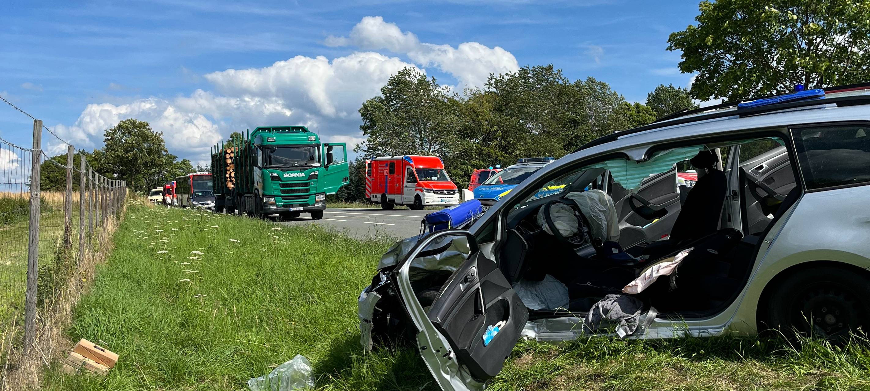 Vollsperrung in Meschede nach Verkehrsunfall