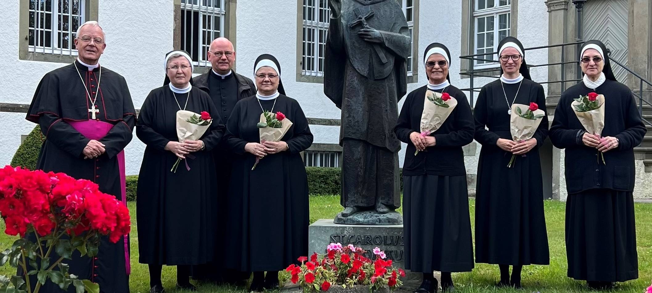 Schmallenberg: Kloster Grafschaft bestätigt Ordensleitung