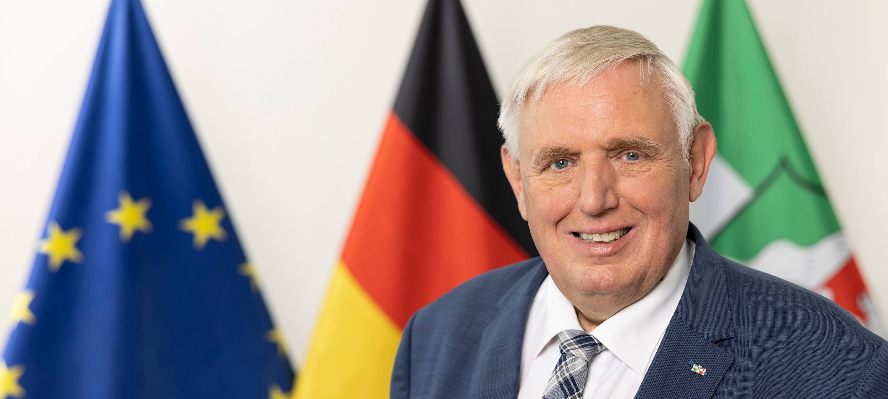 Arnsberg: Sozialminister Laumann zeichnet Ehrenämtler aus