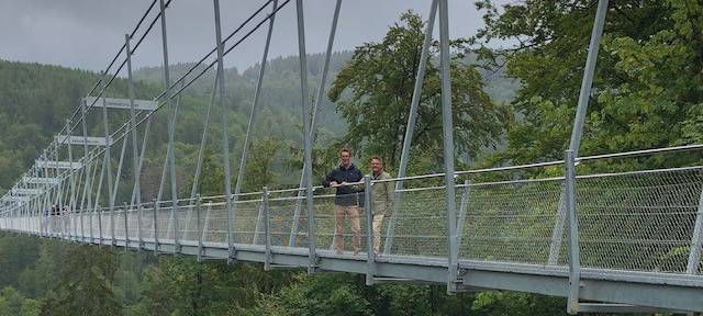 Wüst und Rhein: Wahlkampfwanderung im Sauerland