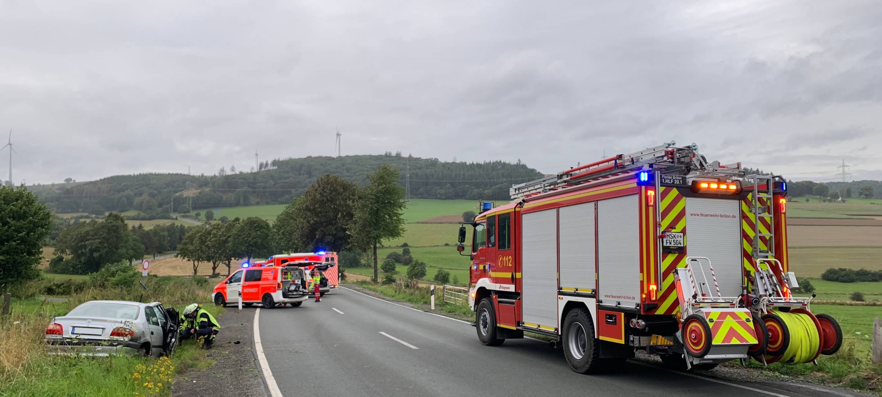 Auto überschlägt sich - Zwei Verletzte bei Unfall in Brilon