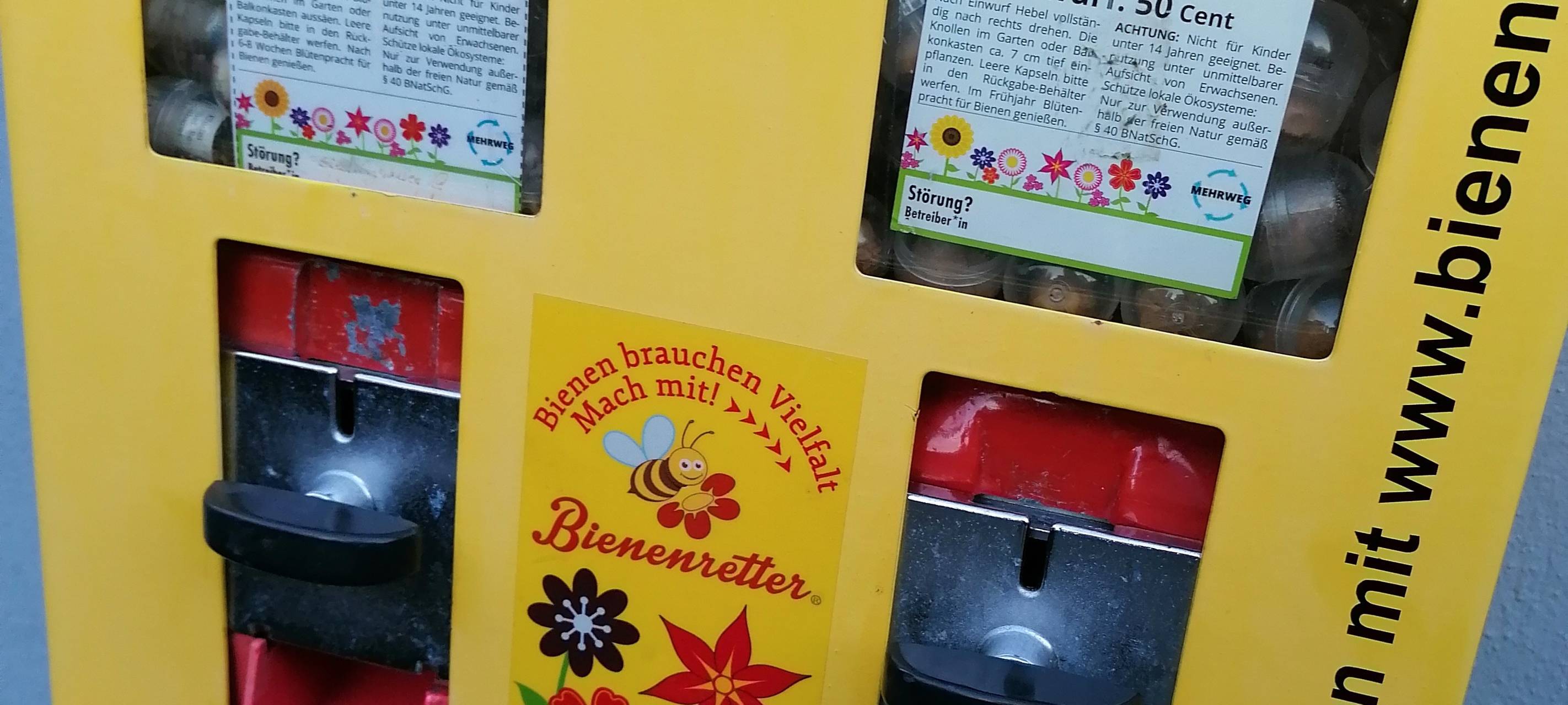 Bienenfutter aus dem Automaten im Sauerland