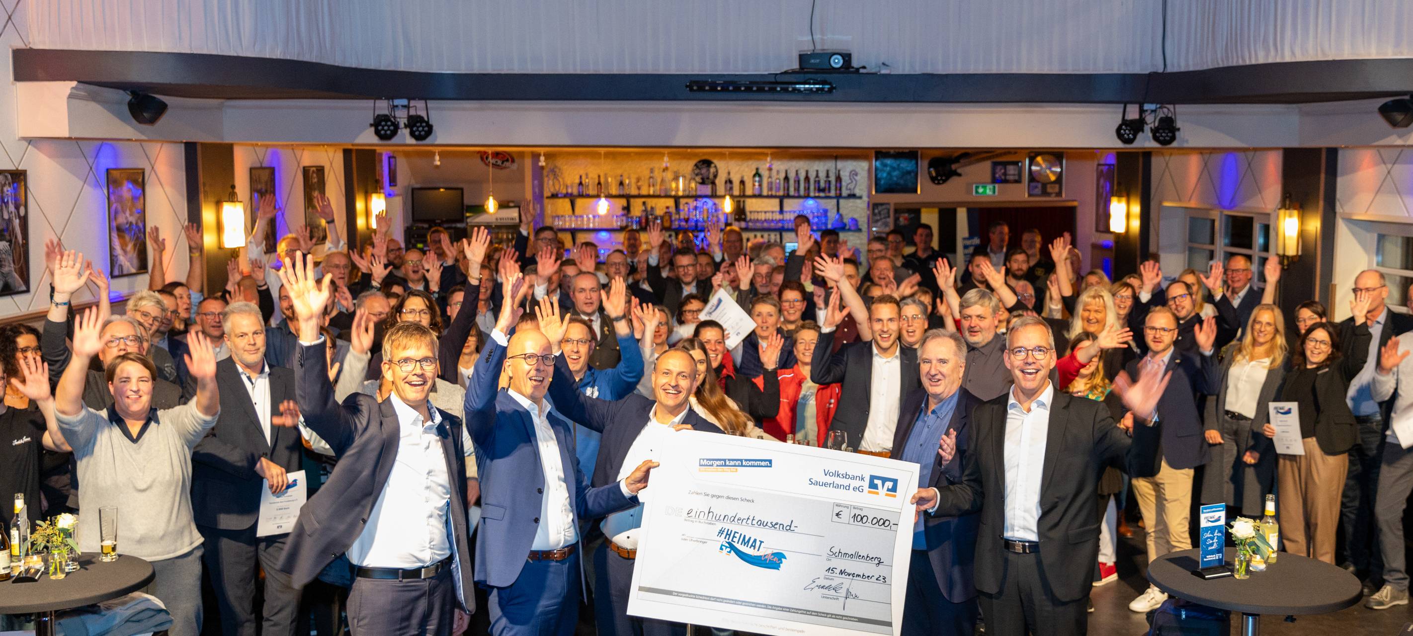 Volksbank Sauerland verteilt Spenden