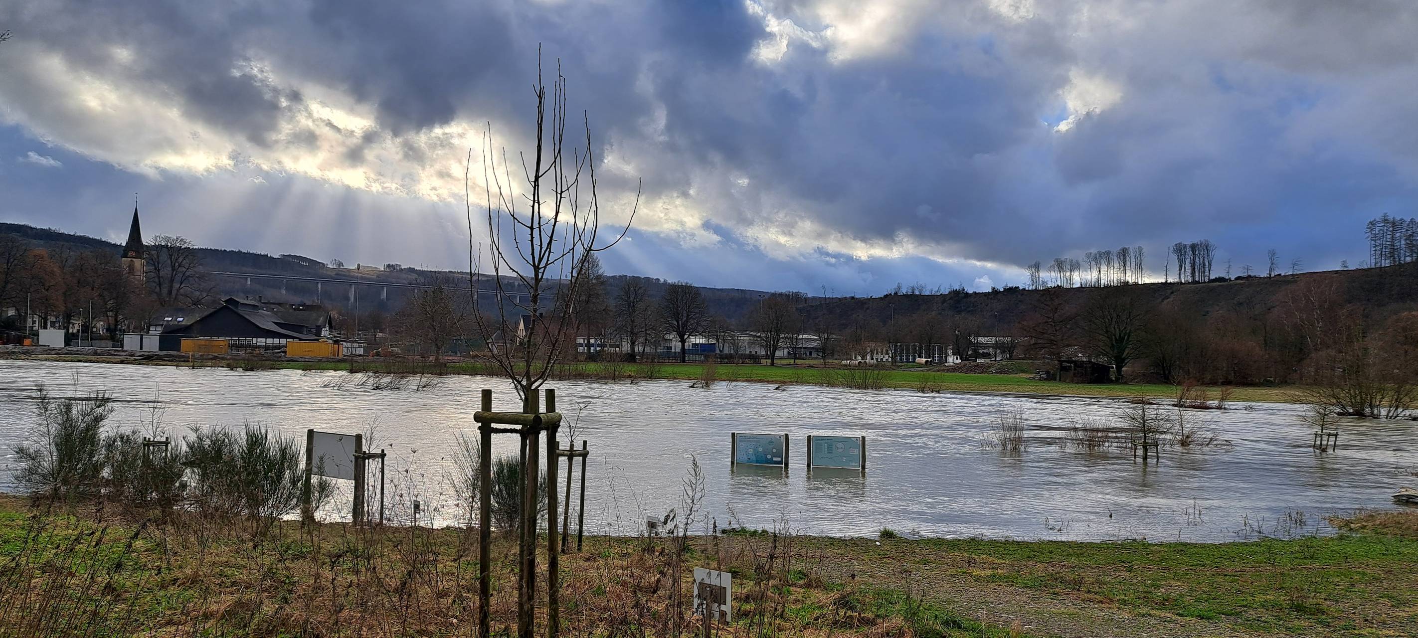 Sauerland: Hochwasserlage entspannt sich