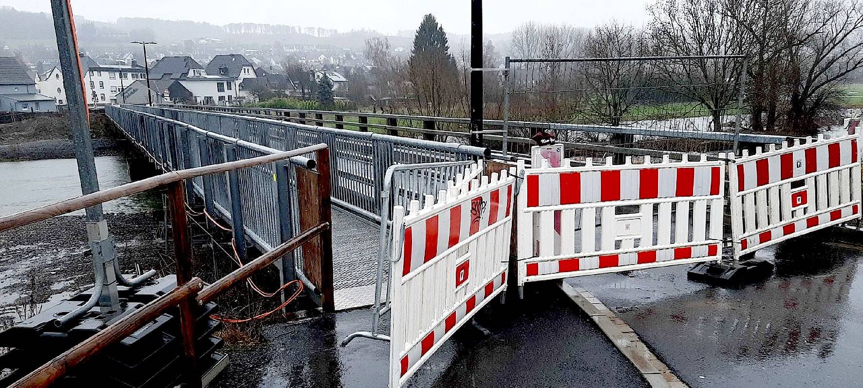 Brückensperrung Oeventrop: Fahrdienst eingerichtet