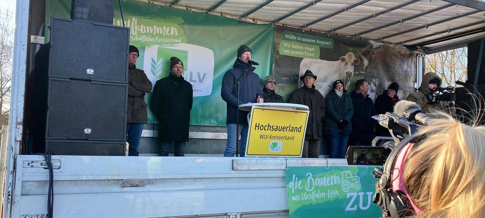 Großer Andrang bei Bauernprotest im Sauerland