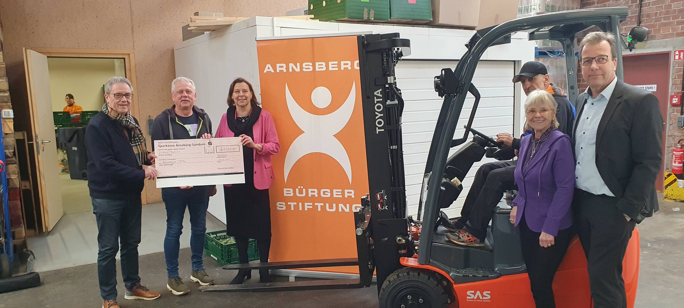 Die Arnsberger Bürgerstiftung unterstützt Tafel