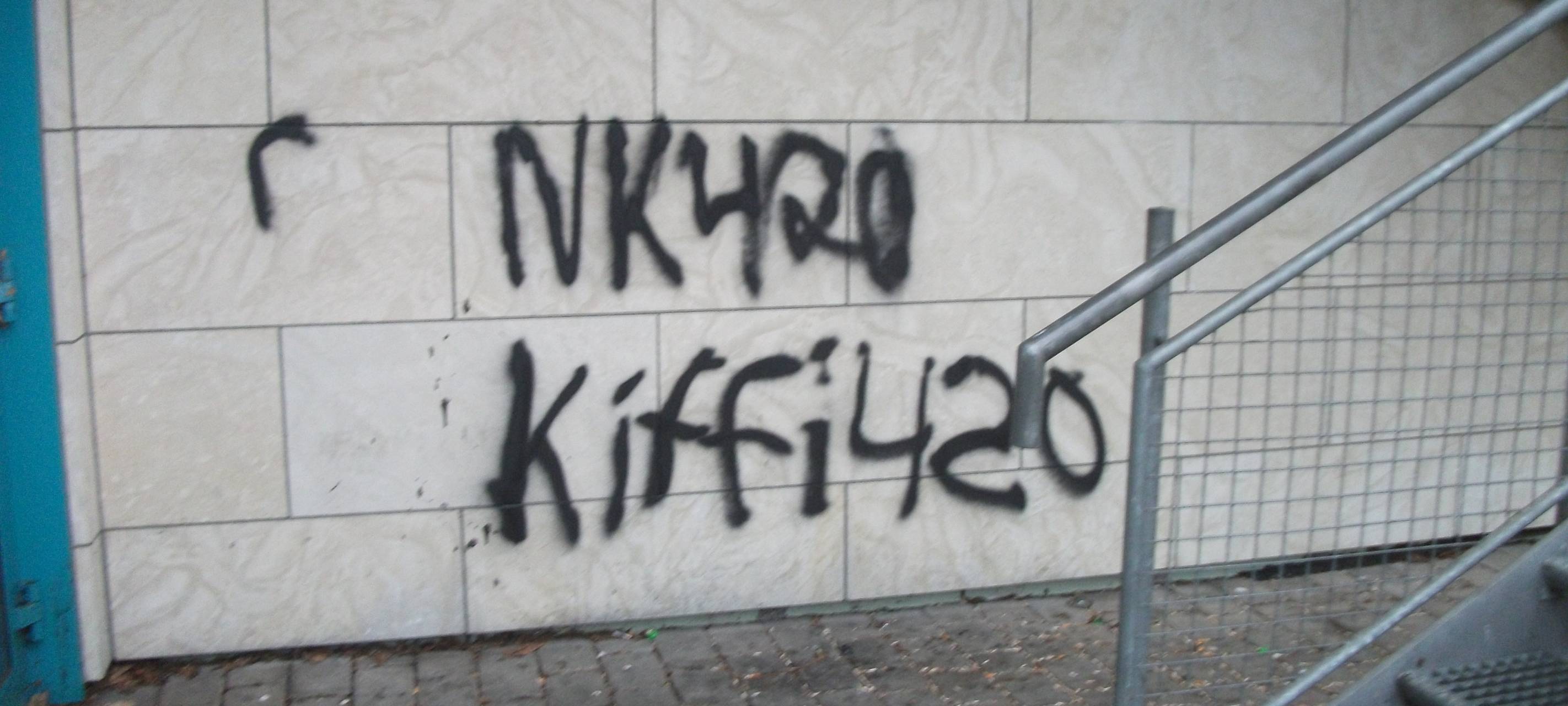 Vandalismus am Rathaus in Bestwig
