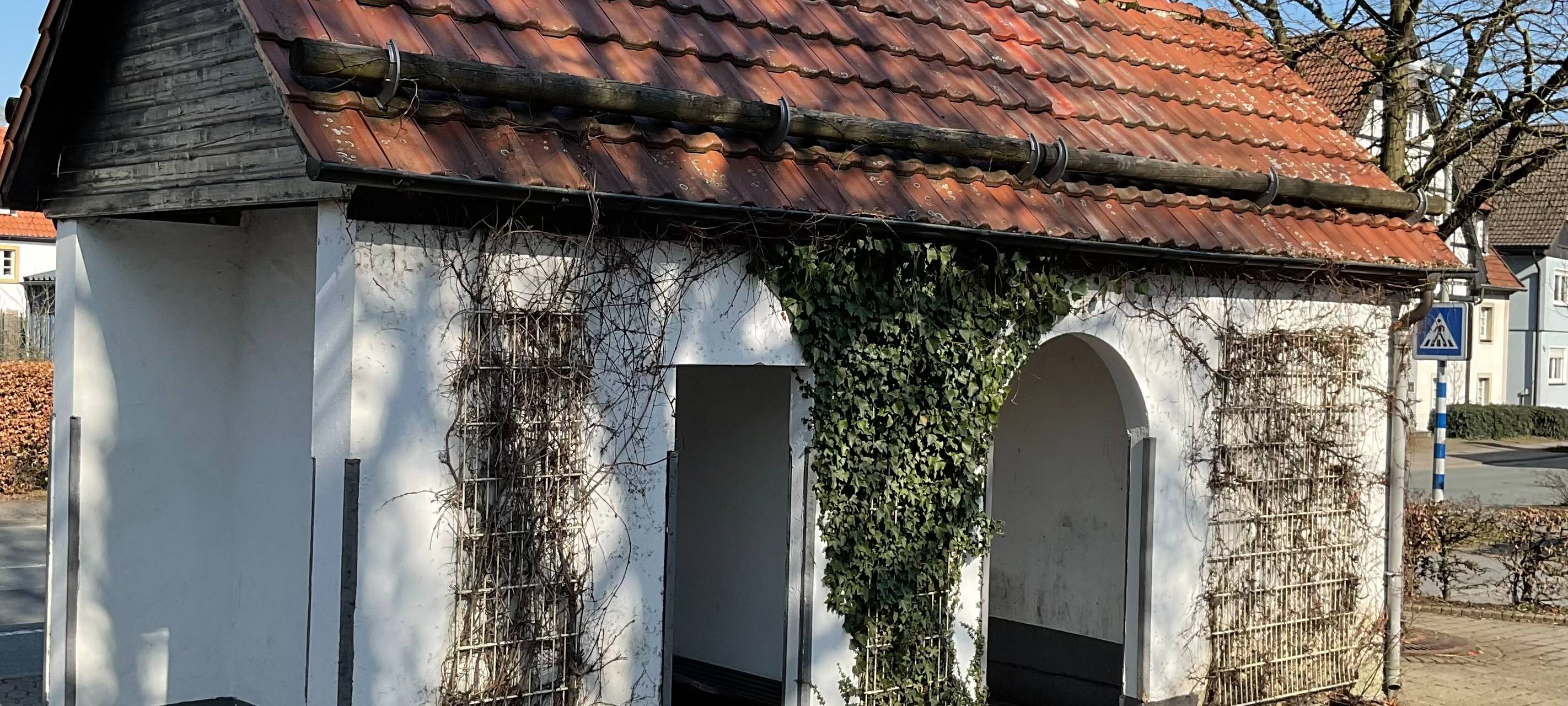 Buswartehäuschen in Sundern-Allendorf repariert