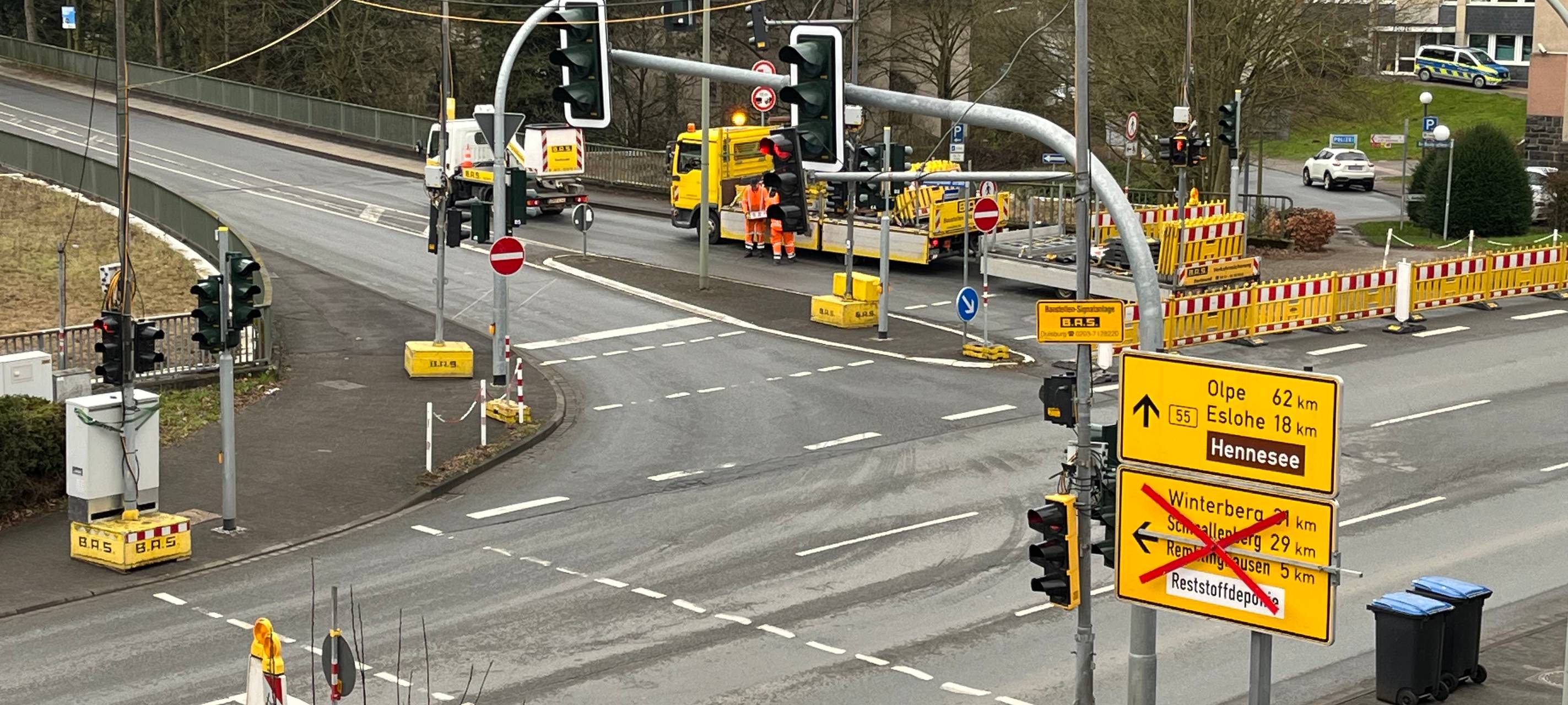 Meschede: Freie Fahrt über die Hennebrücke