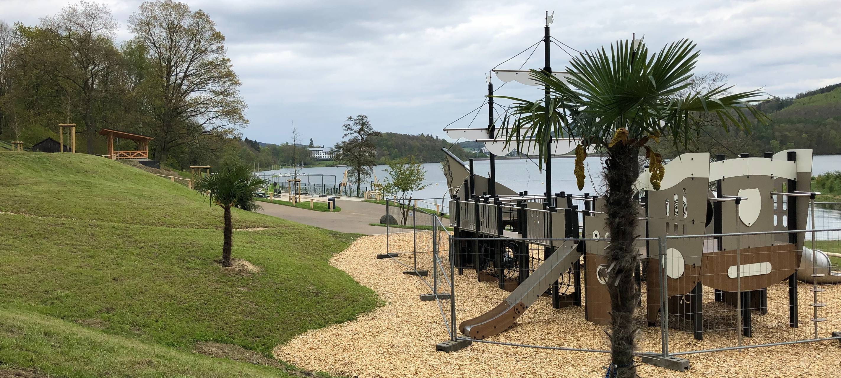 Meschede: Verkehrsbehinderungen auf der B55 am Hennesee