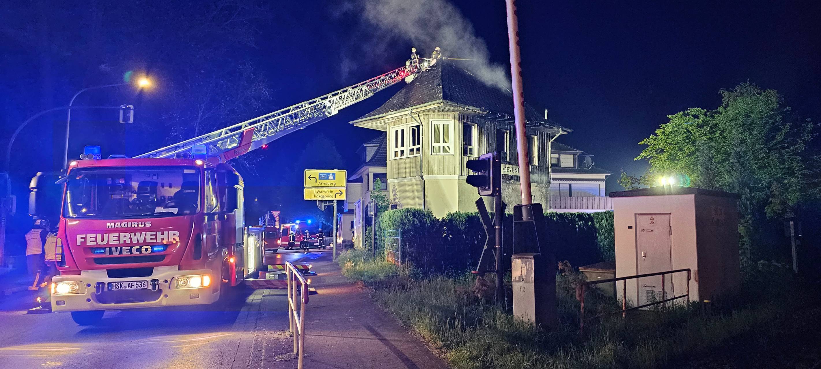 Arnsberg-Oeventrop: Brand im ehemaligen Stellwerk