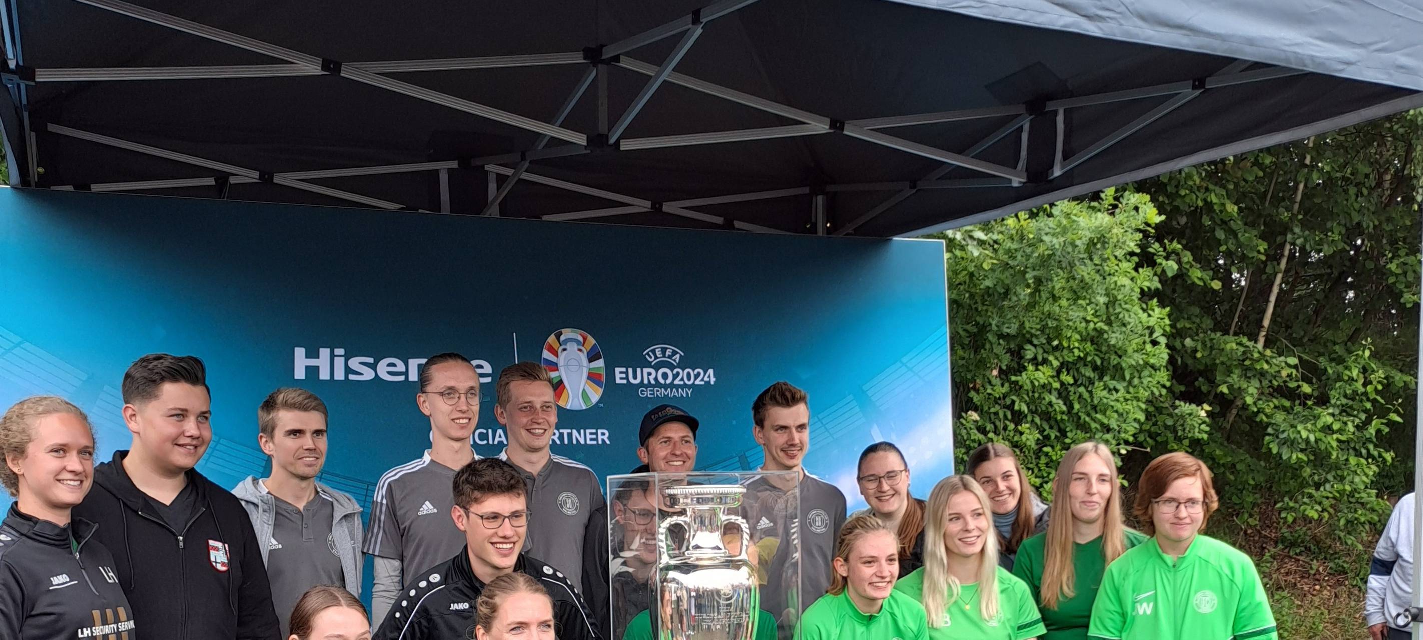 Zum Nachhören: Der EM-Pokal im Sauerland