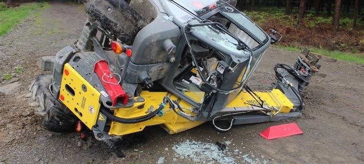 Winterberg: Tour mit Teleskoplader endet mit Unfall