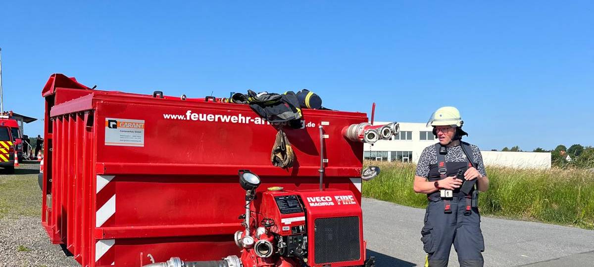 Bei einer Waldbrandübung haben 120 Feuerwehrleute und andere Einsatzkräfte den Ernstfall geprobt.