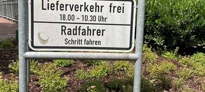 Sunderner Fußgängerzone für Postkunden mit Auto tabu