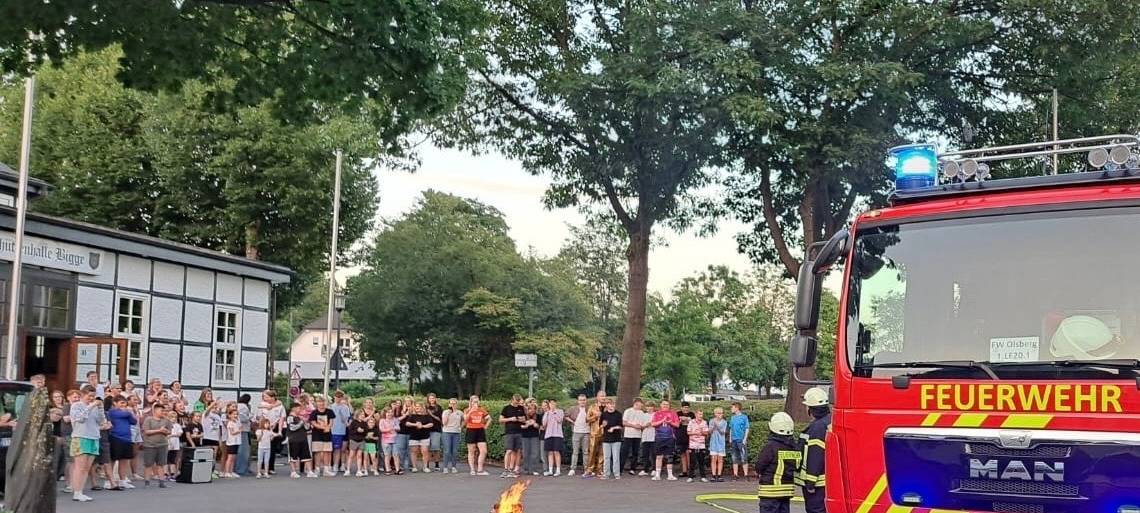 Olsberg: Feuerwehr bei "Wetten dass...?" im Ferienlager