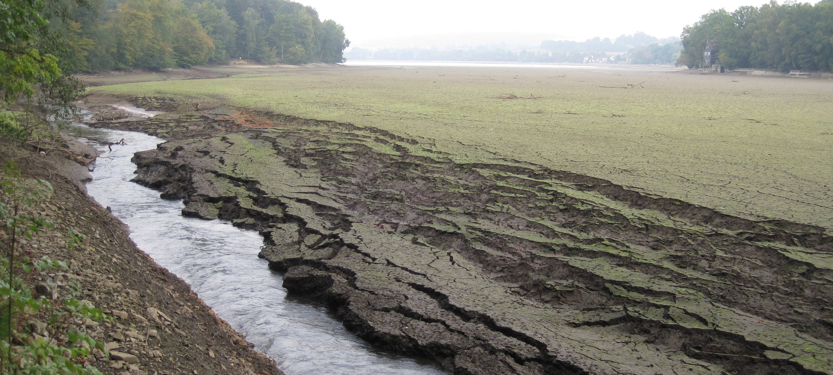 Weniger Wasser im Möhnesee
