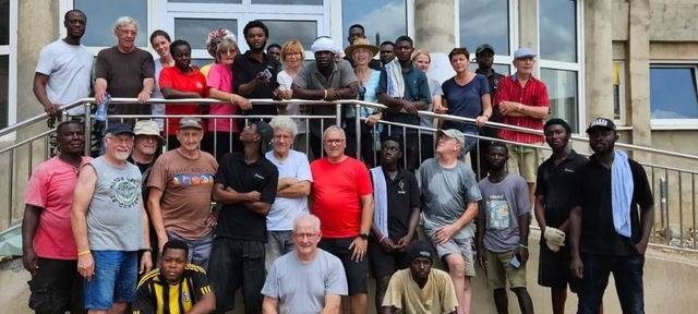 Zum Nachhören: Sauerländer Fliesenleger in Ghana