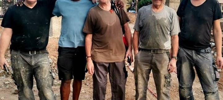 Zum Nachhören: Sauerländer Fliesenleger in Ghana
