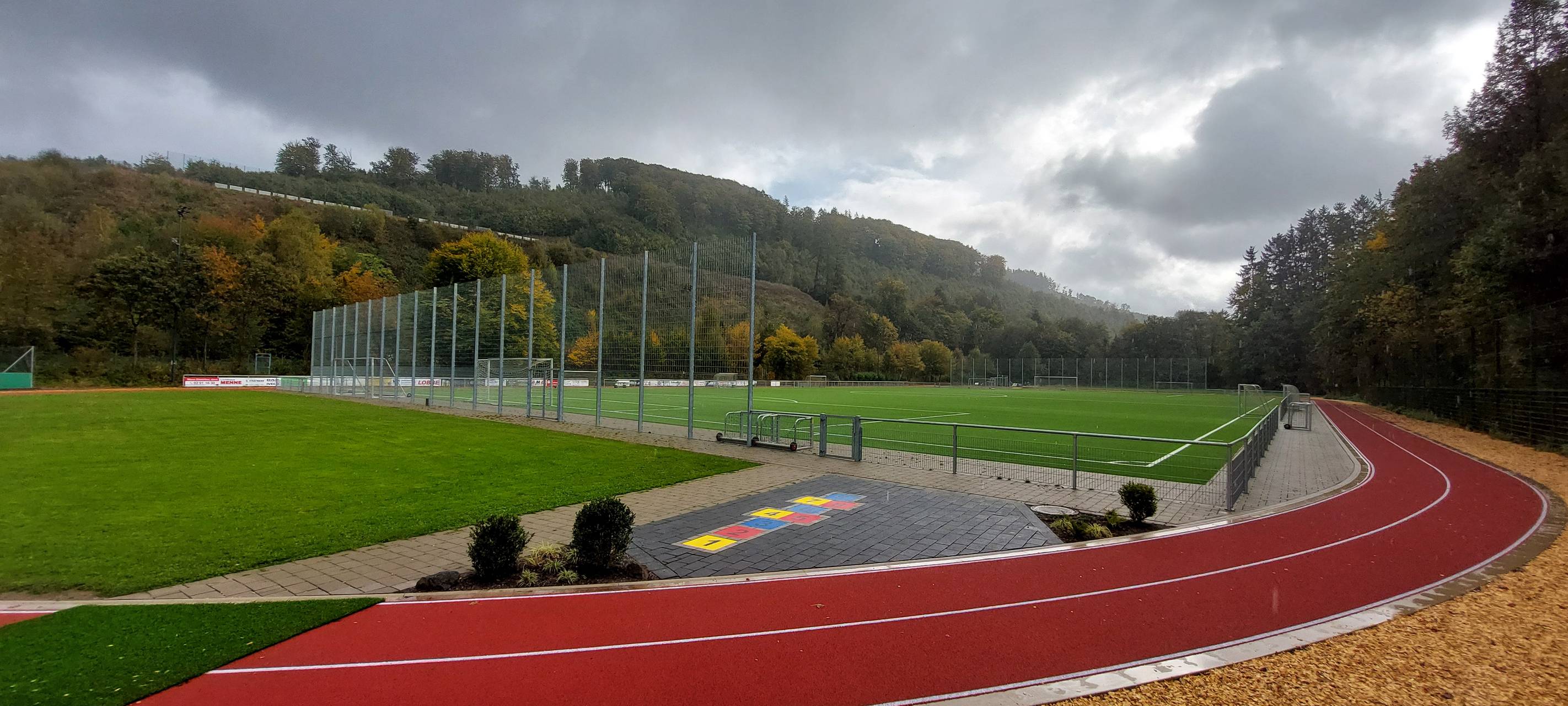 Bestwig: Neue Laufbahn am Bürgersportplatz