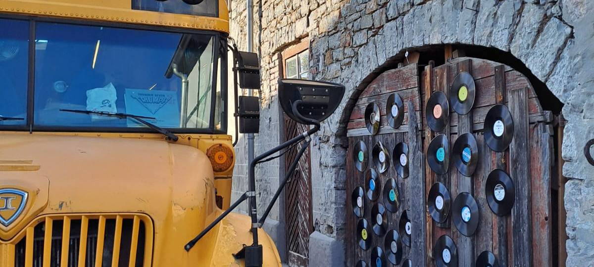 Zum Nachhören: Vinyl-Bus tourt durch den HSK