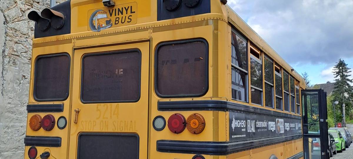 Zum Nachhören: Vinyl-Bus tourt durch den HSK