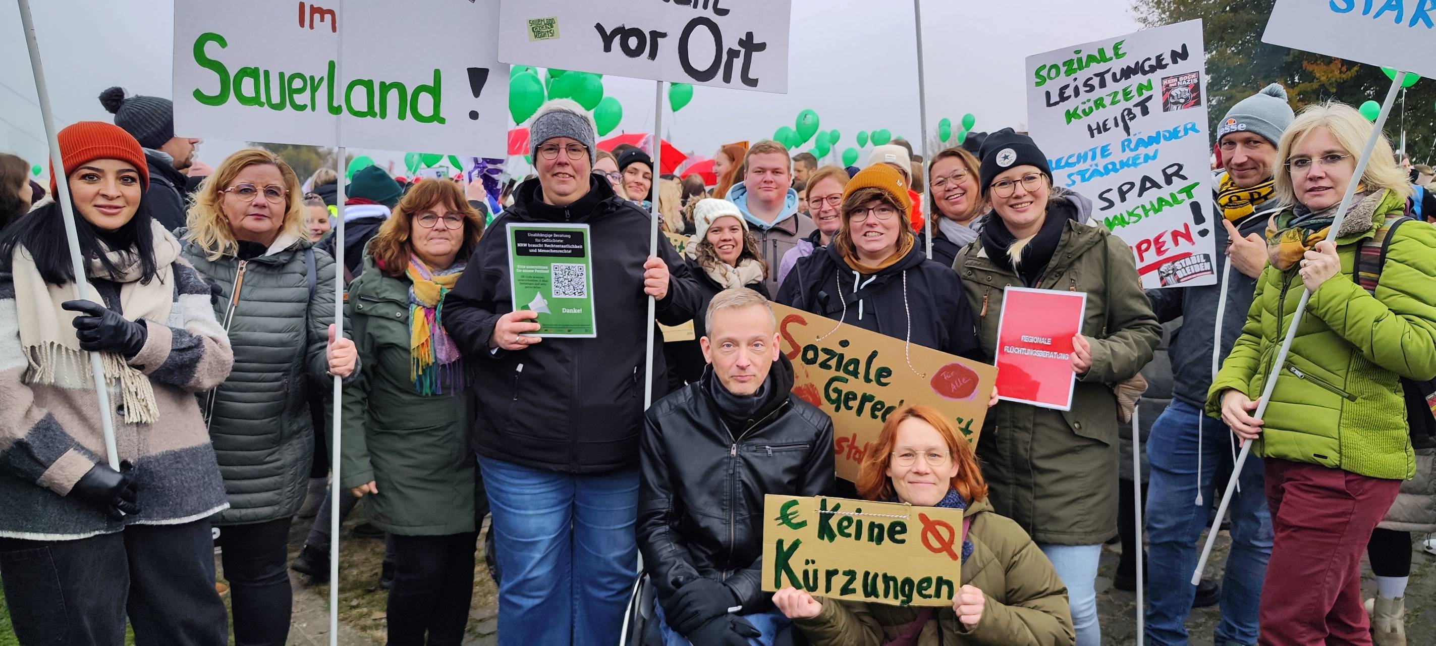 Sauerländer bei Demo gegen Kürzungen im Sozialbereich