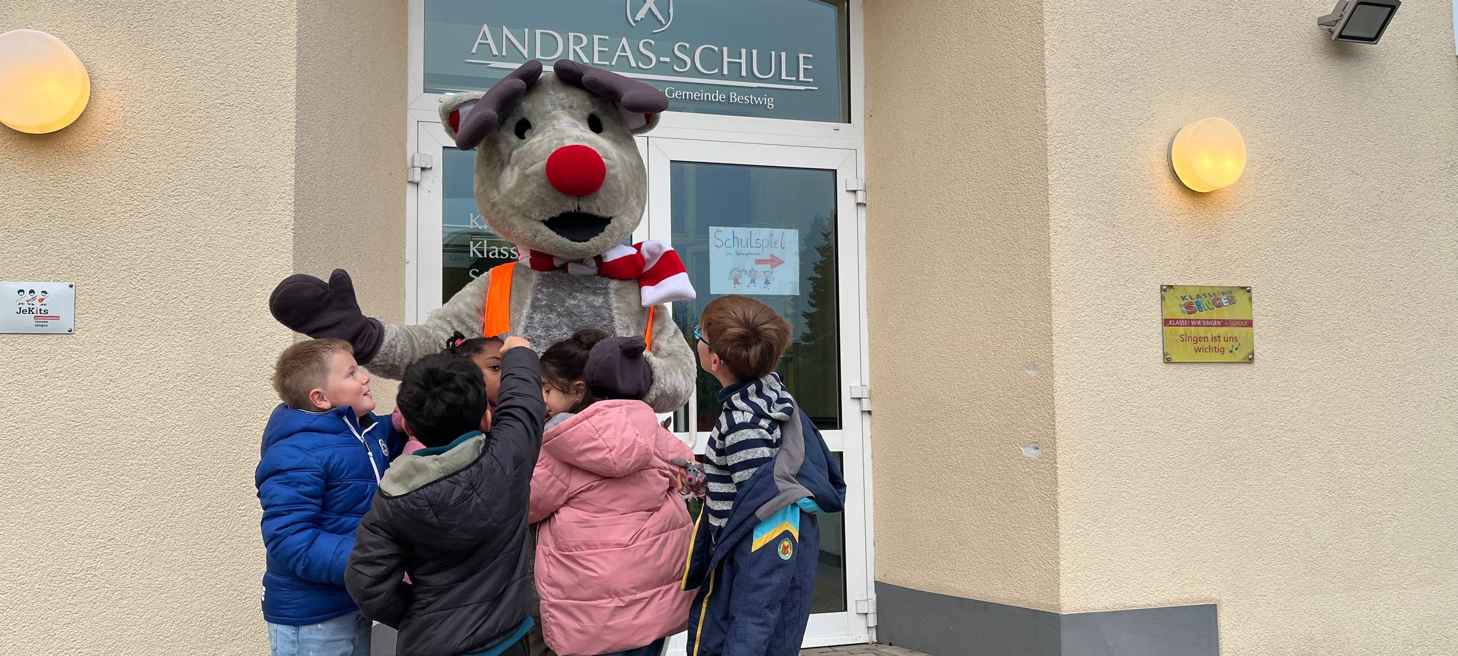 Mit Emil sicher zur Schule - Wir machen die Schulwege sicher!