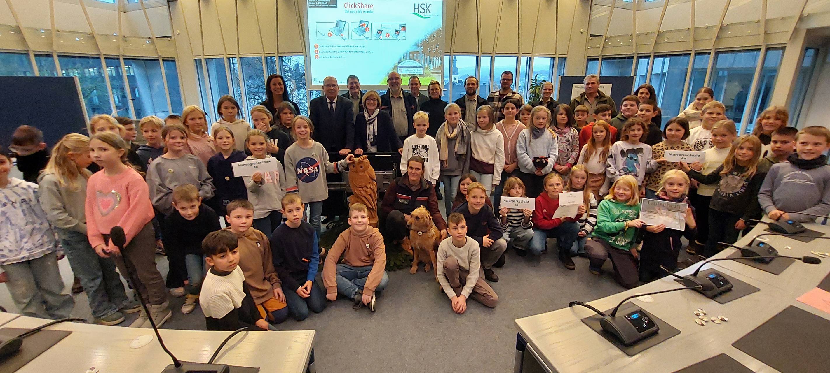 Sauerländer Kinder kennen sich im Wald aus
